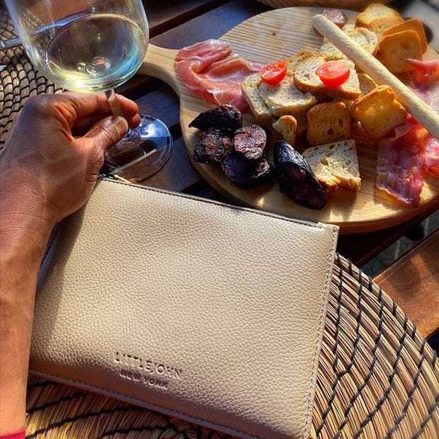 smell-proof genuine leather pouch, odor-proof storage made with activated Carbon, air-tight zippers. storage for odiferous products.
